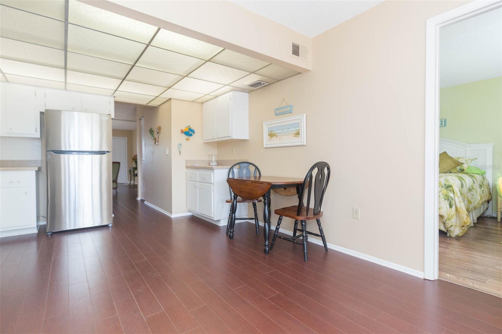 Image 11 of 27 For 315 30th Avenue W B201
