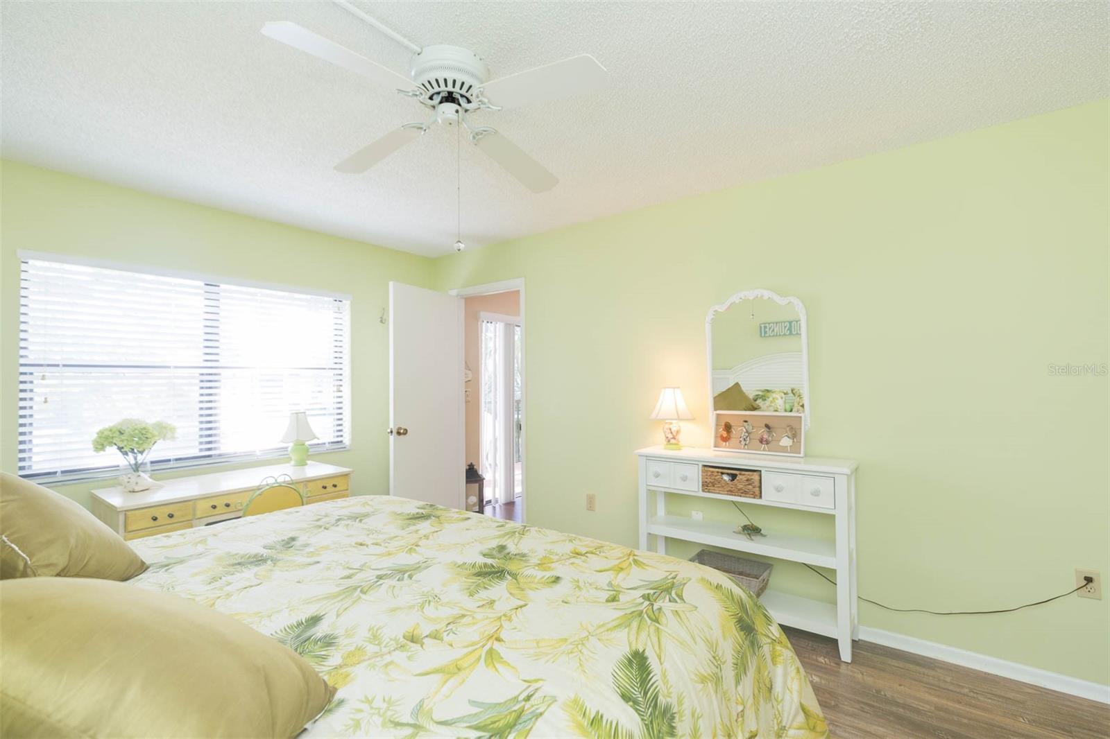 Image 18 of 27 For 315 30th Avenue W B201