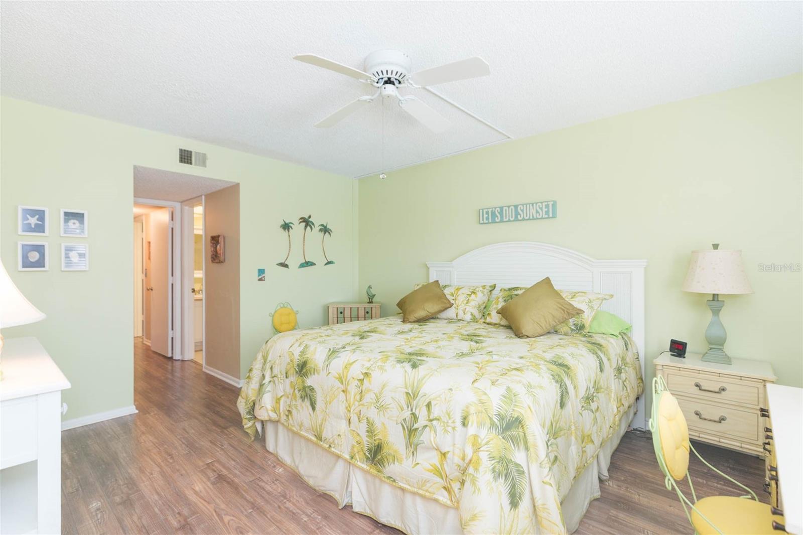 Image 21 of 27 For 315 30th Avenue W B201