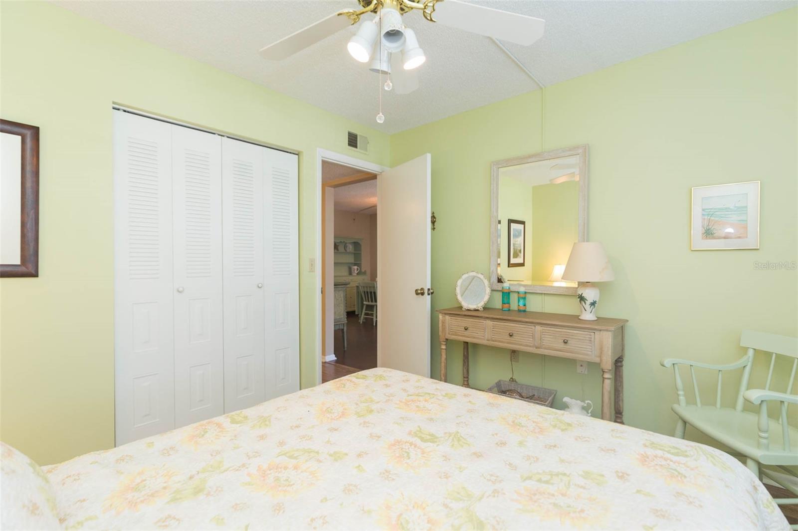 Image 26 of 27 For 315 30th Avenue W B201