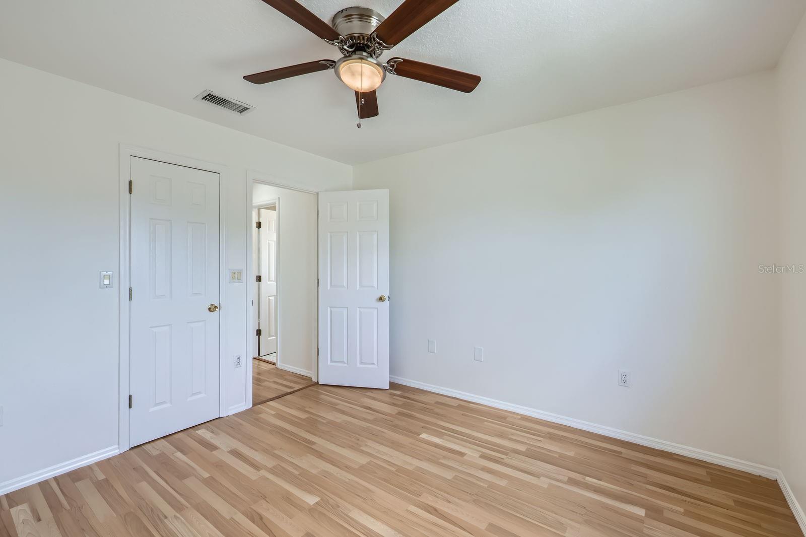 Image 19 of 28 For 12190 Blackheath Circle