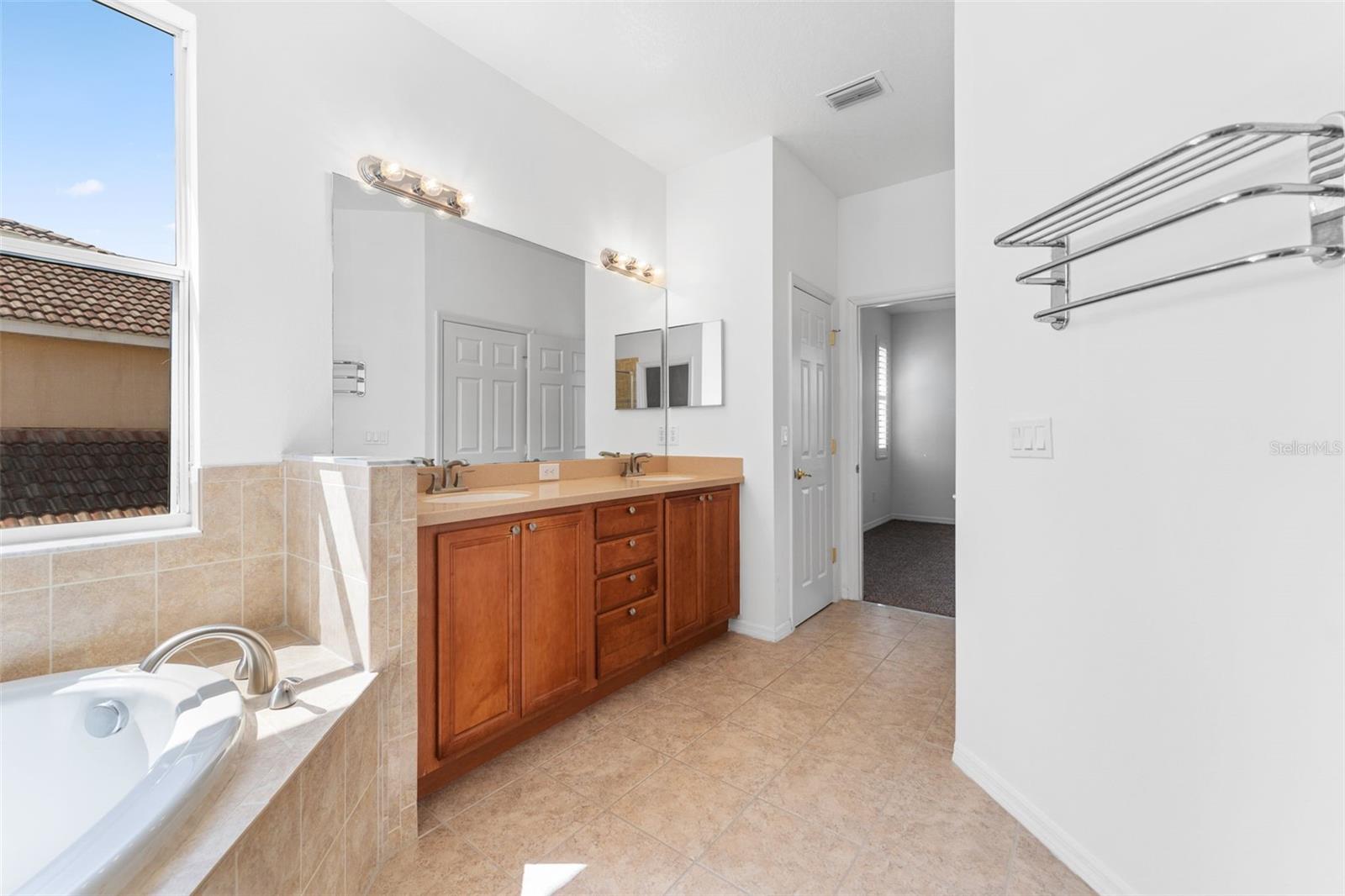 Image 28 of 64 For 10886 Cory Lake Drive