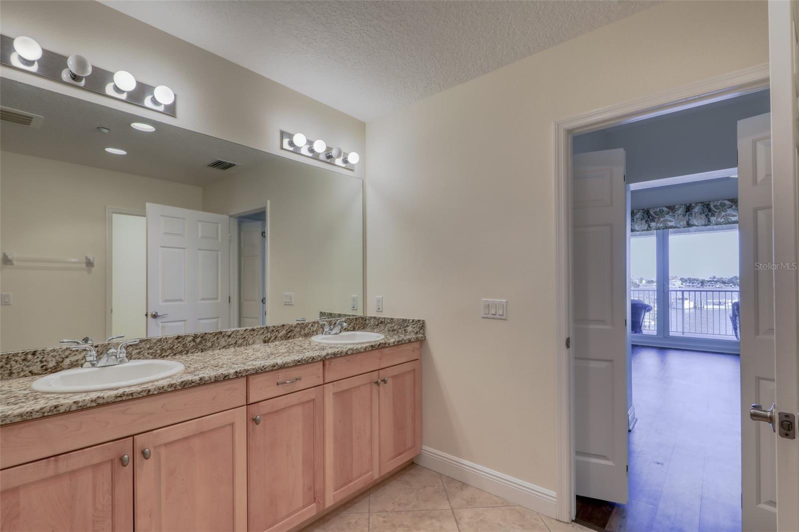 Image 18 of 48 For 17715 Gulf Boulevard 303