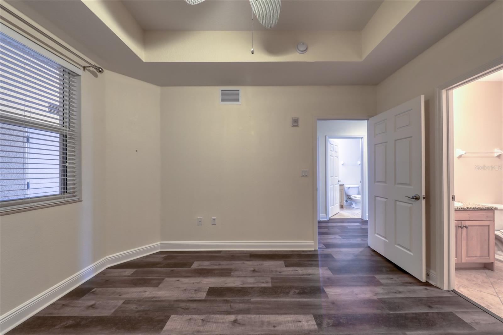 Image 22 of 48 For 17715 Gulf Boulevard 303