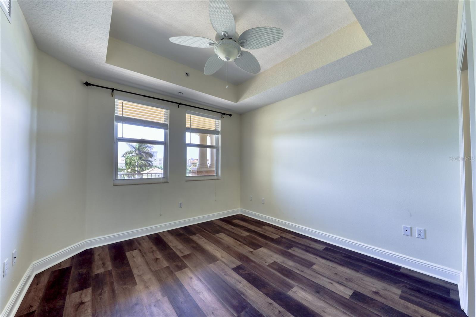 Image 28 of 48 For 17715 Gulf Boulevard 303