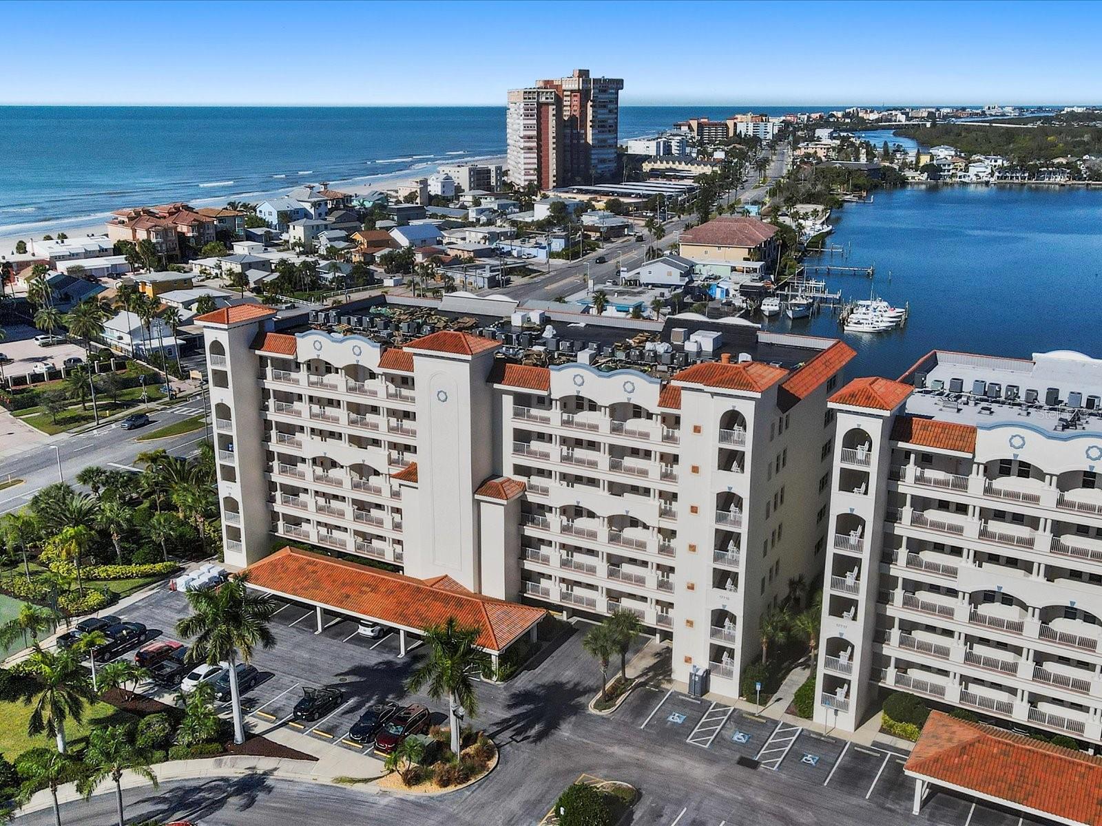 Image 32 of 48 For 17715 Gulf Boulevard 303