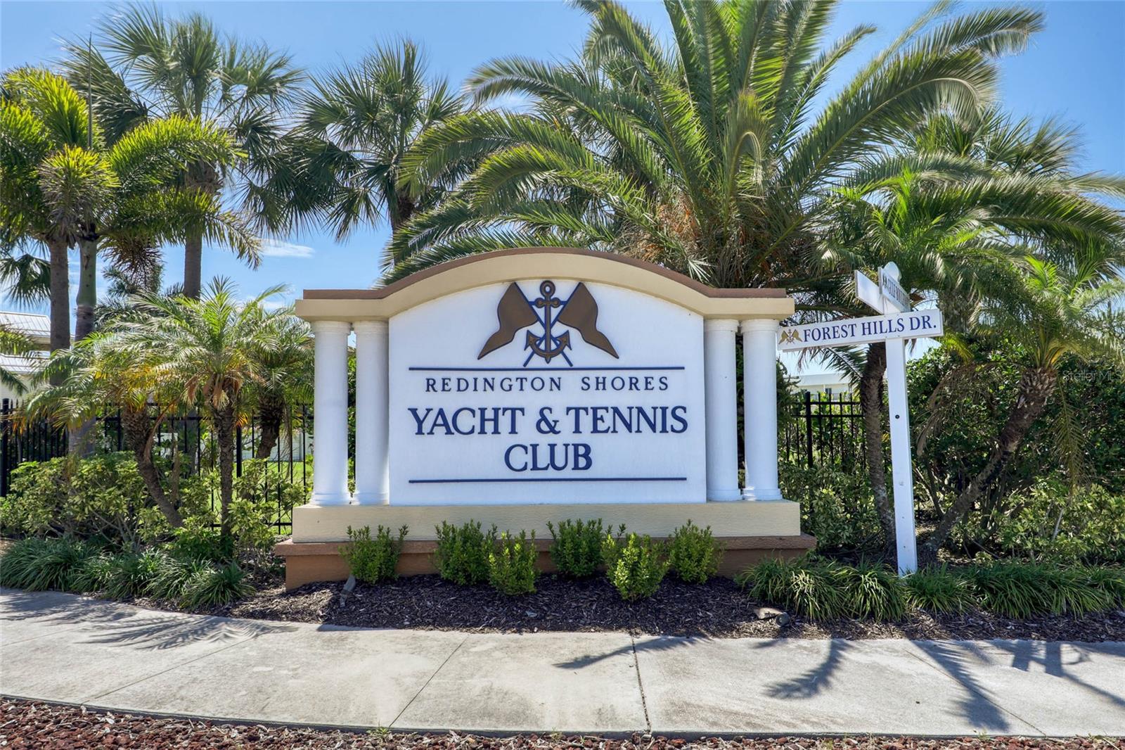 Image 33 of 48 For 17715 Gulf Boulevard 303