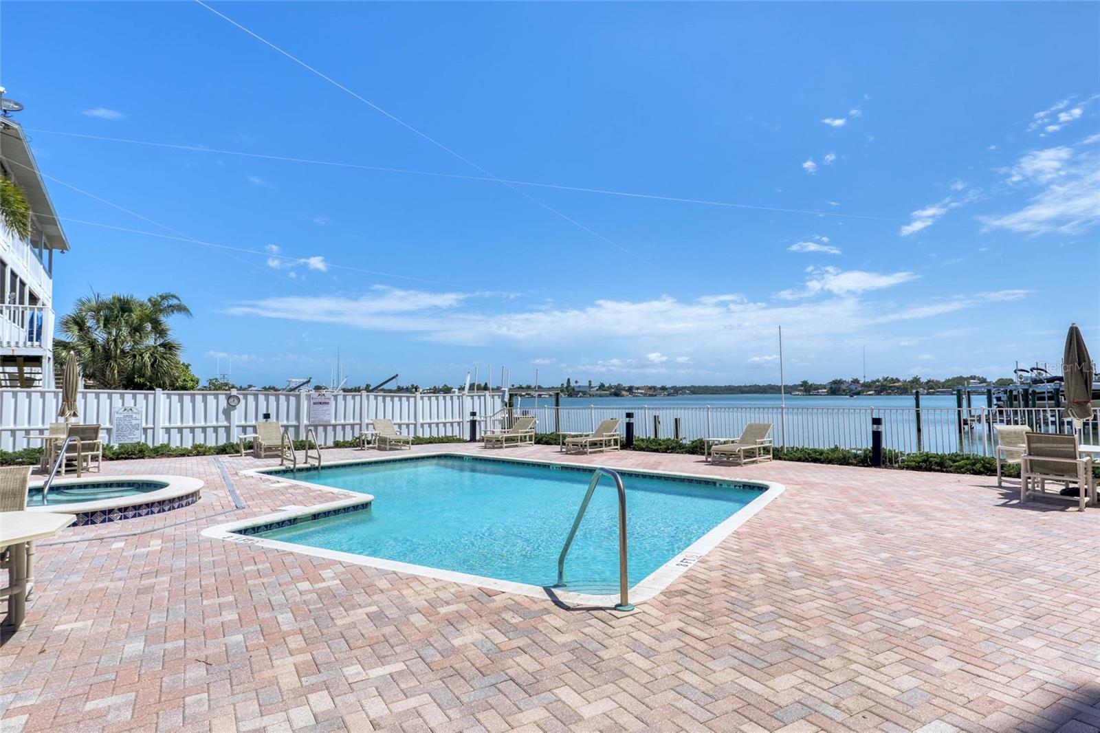 Image 38 of 48 For 17715 Gulf Boulevard 303