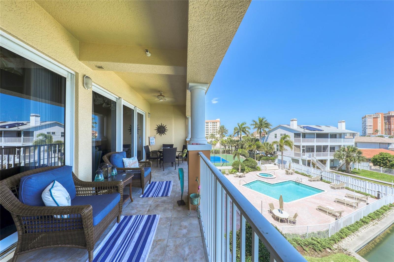 Image 4 of 48 For 17715 Gulf Boulevard 303