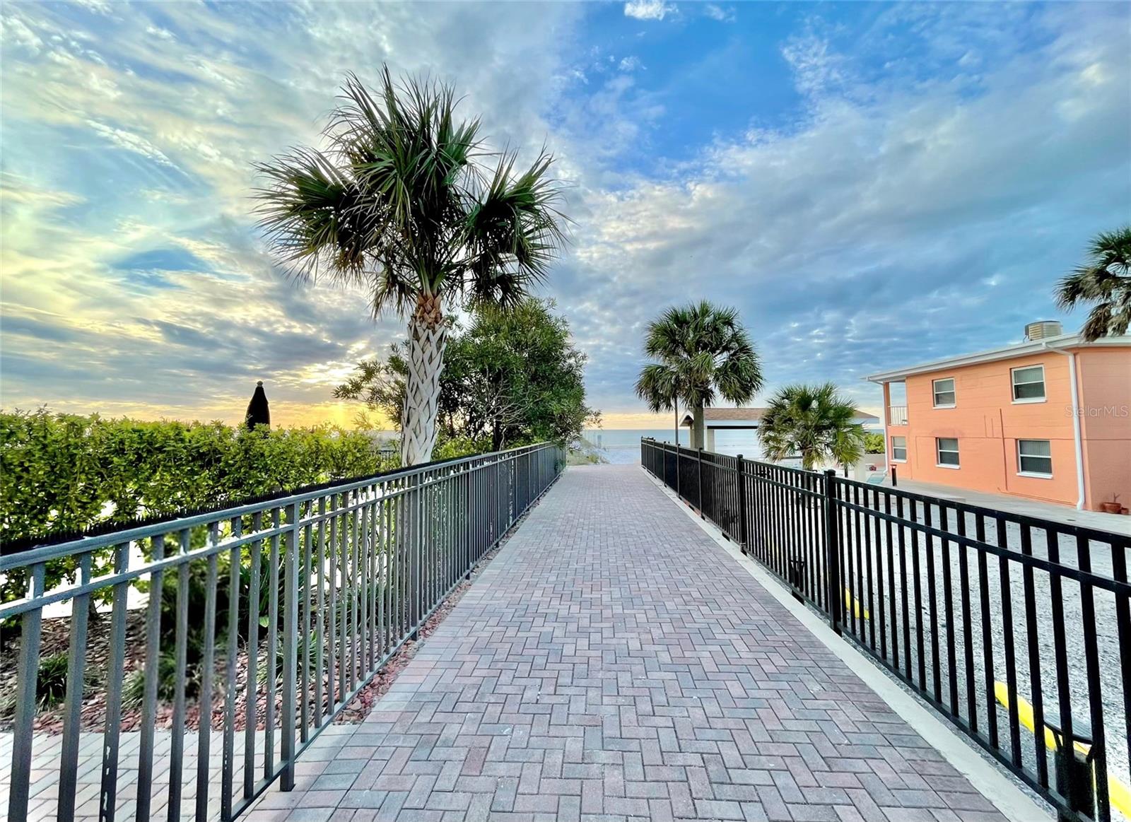 Image 44 of 48 For 17715 Gulf Boulevard 303