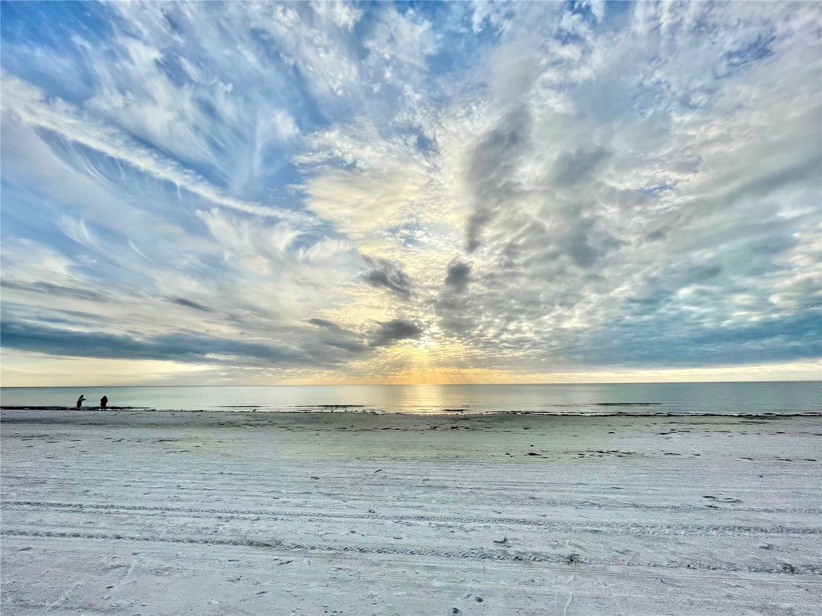 Image 47 of 48 For 17715 Gulf Boulevard 303