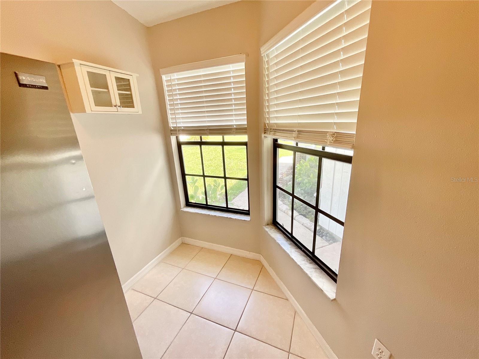Image 5 of 23 For 2277 Abbey Lane F