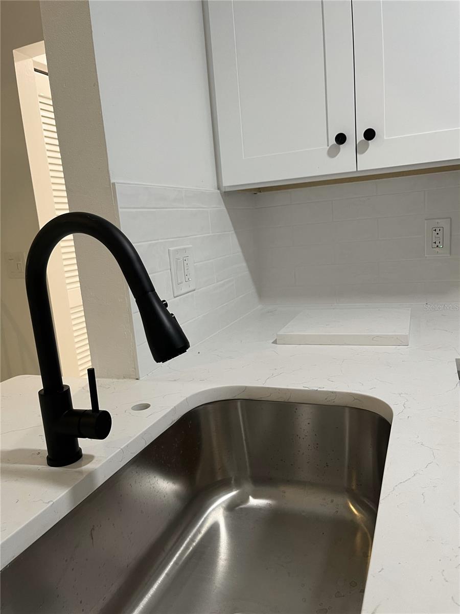 Image 6 of 16 For 8433 Laurelon Place