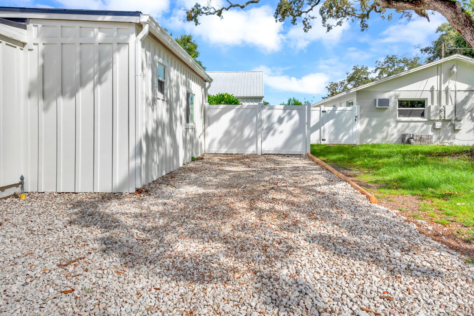Image 15 of 16 For 1508 27th Avenue N 1-1
