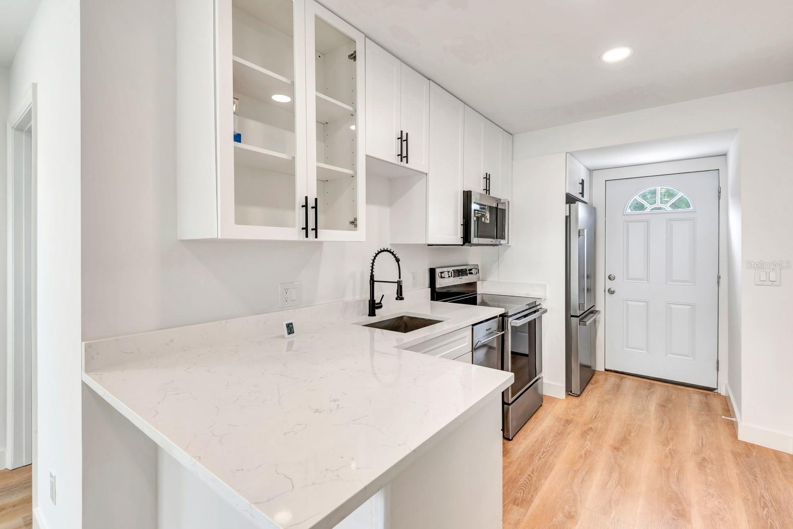 Image 3 of 16 For 1508 27th Avenue N 1-1