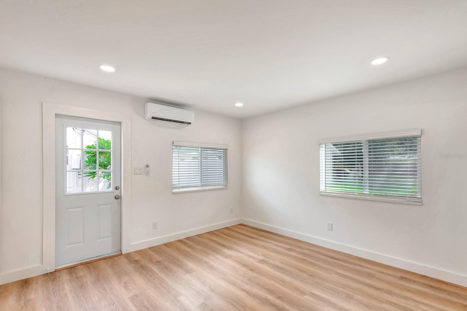 Image 6 of 16 For 1508 27th Avenue N 1-1
