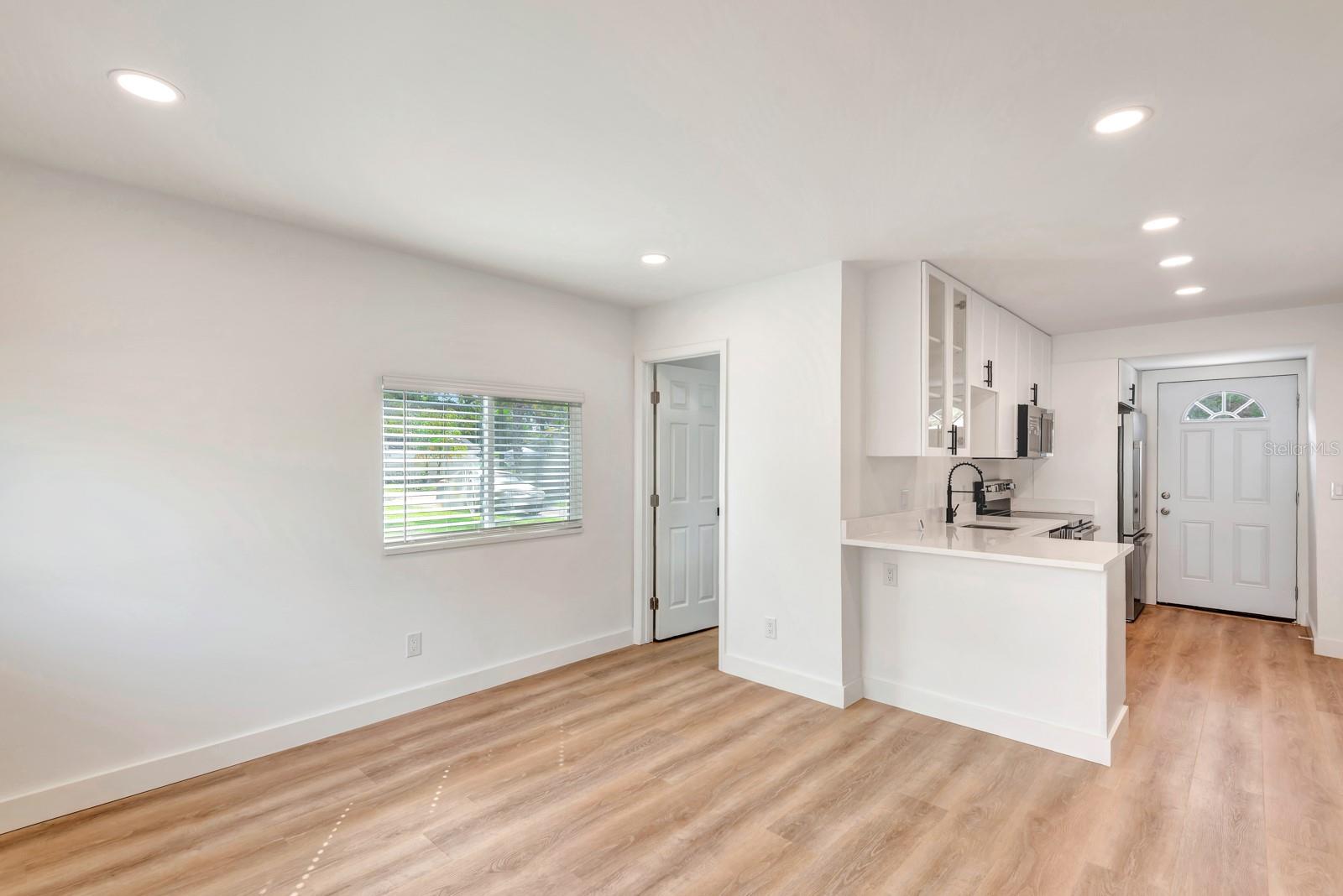 Image 7 of 16 For 1508 27th Avenue N 1-1