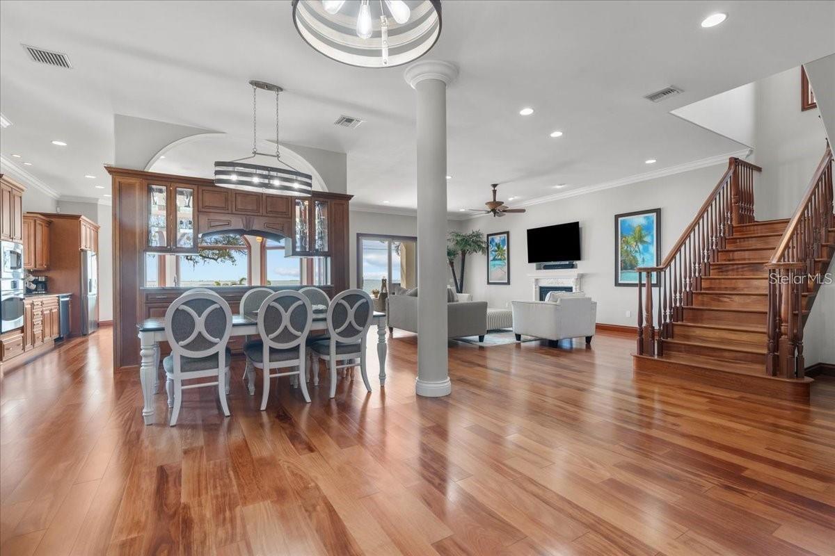 Image 11 of 46 For 827 Bayshore Drive