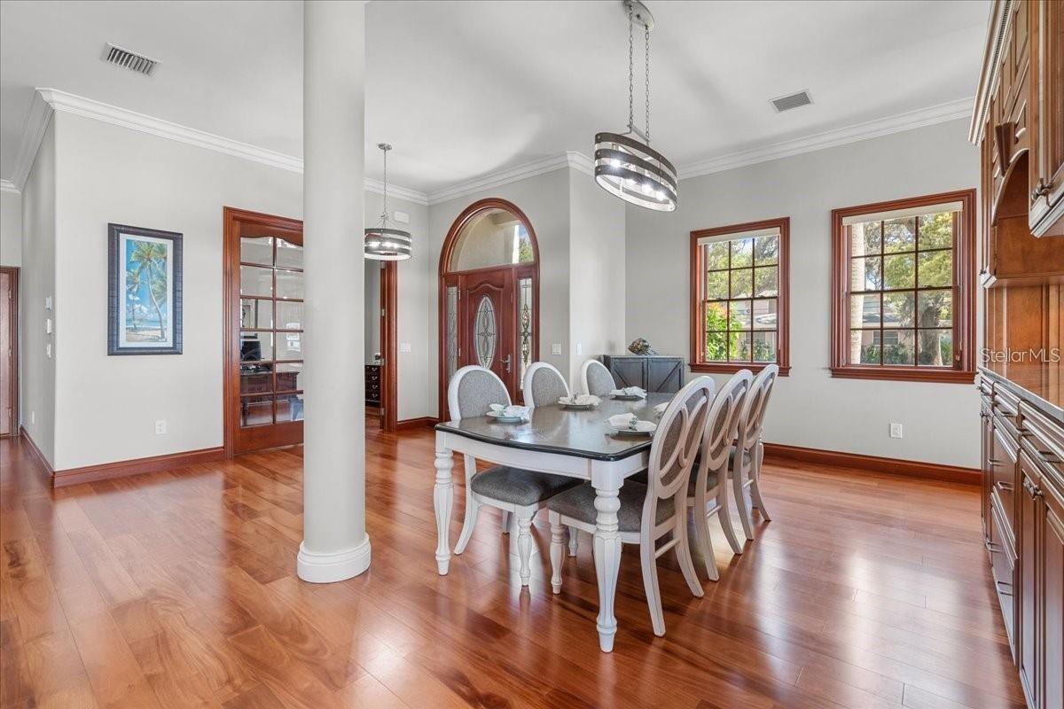 Image 12 of 46 For 827 Bayshore Drive
