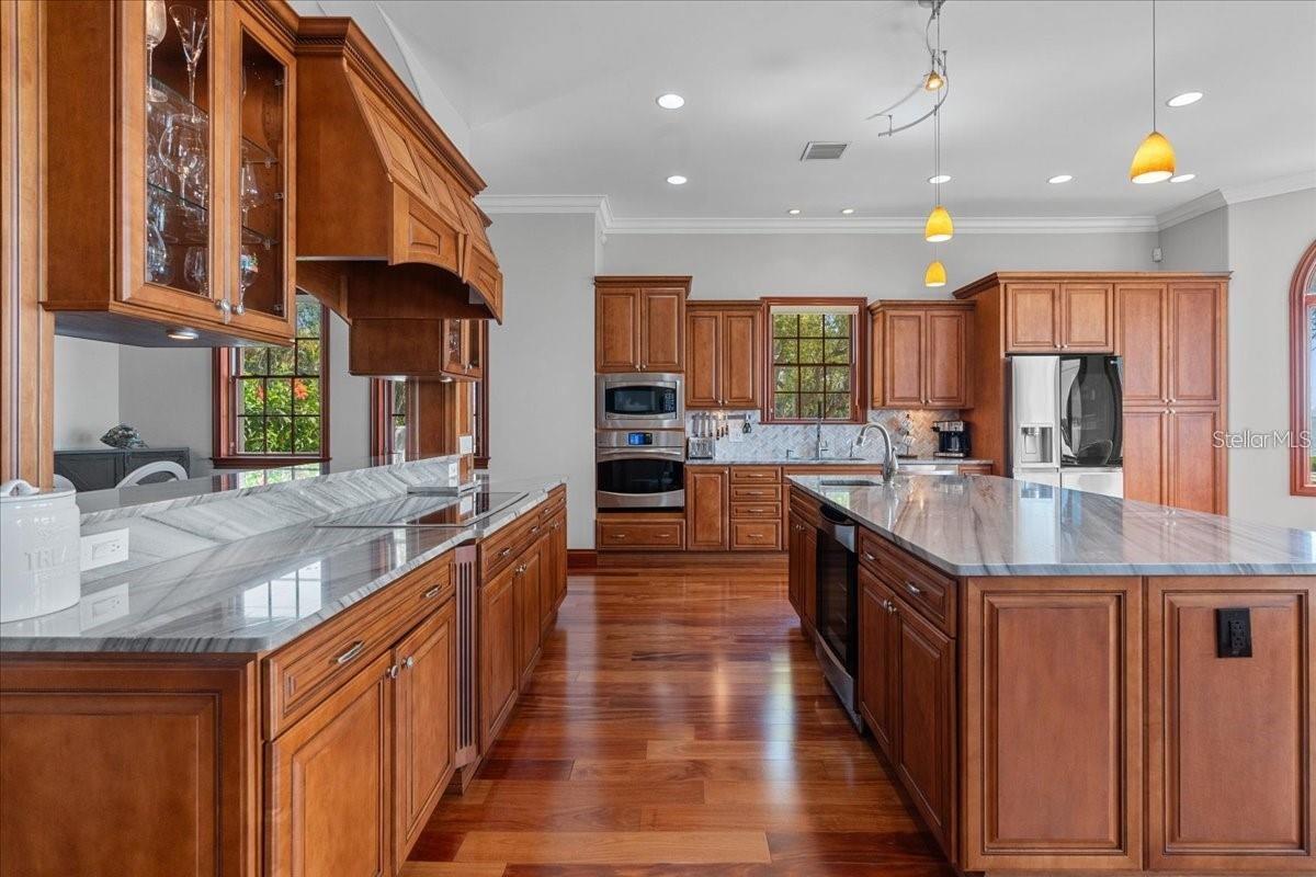 Image 17 of 46 For 827 Bayshore Drive