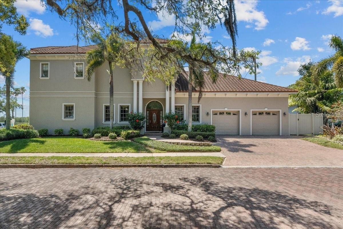Image 2 of 46 For 827 Bayshore Drive