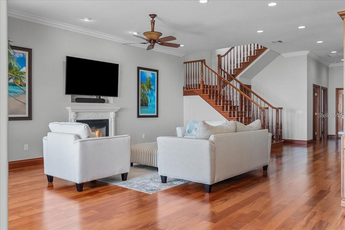 Image 22 of 46 For 827 Bayshore Drive