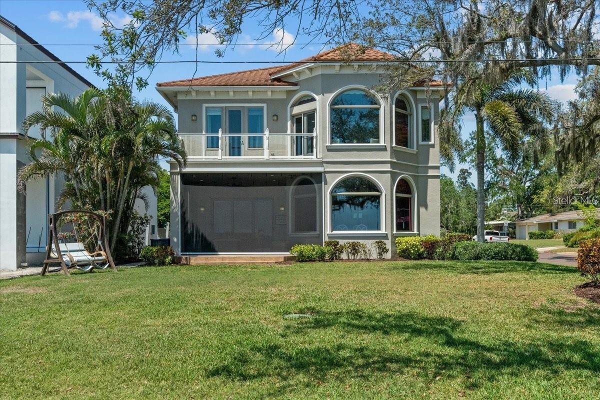 Image 26 of 46 For 827 Bayshore Drive