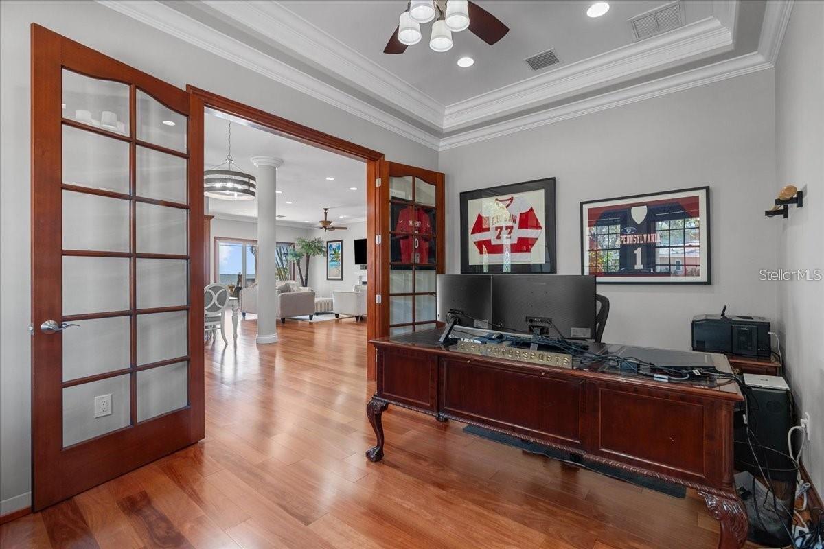 Image 27 of 46 For 827 Bayshore Drive