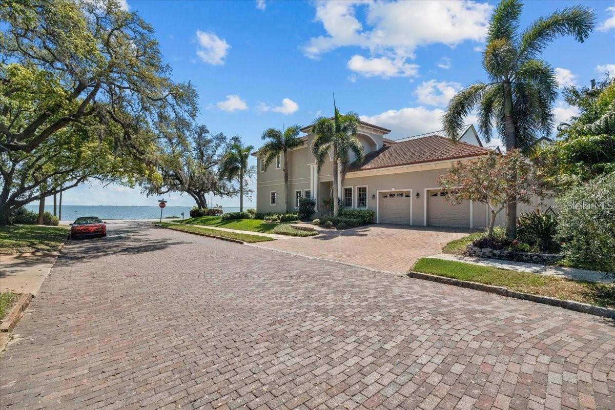 Image 3 of 46 For 827 Bayshore Drive