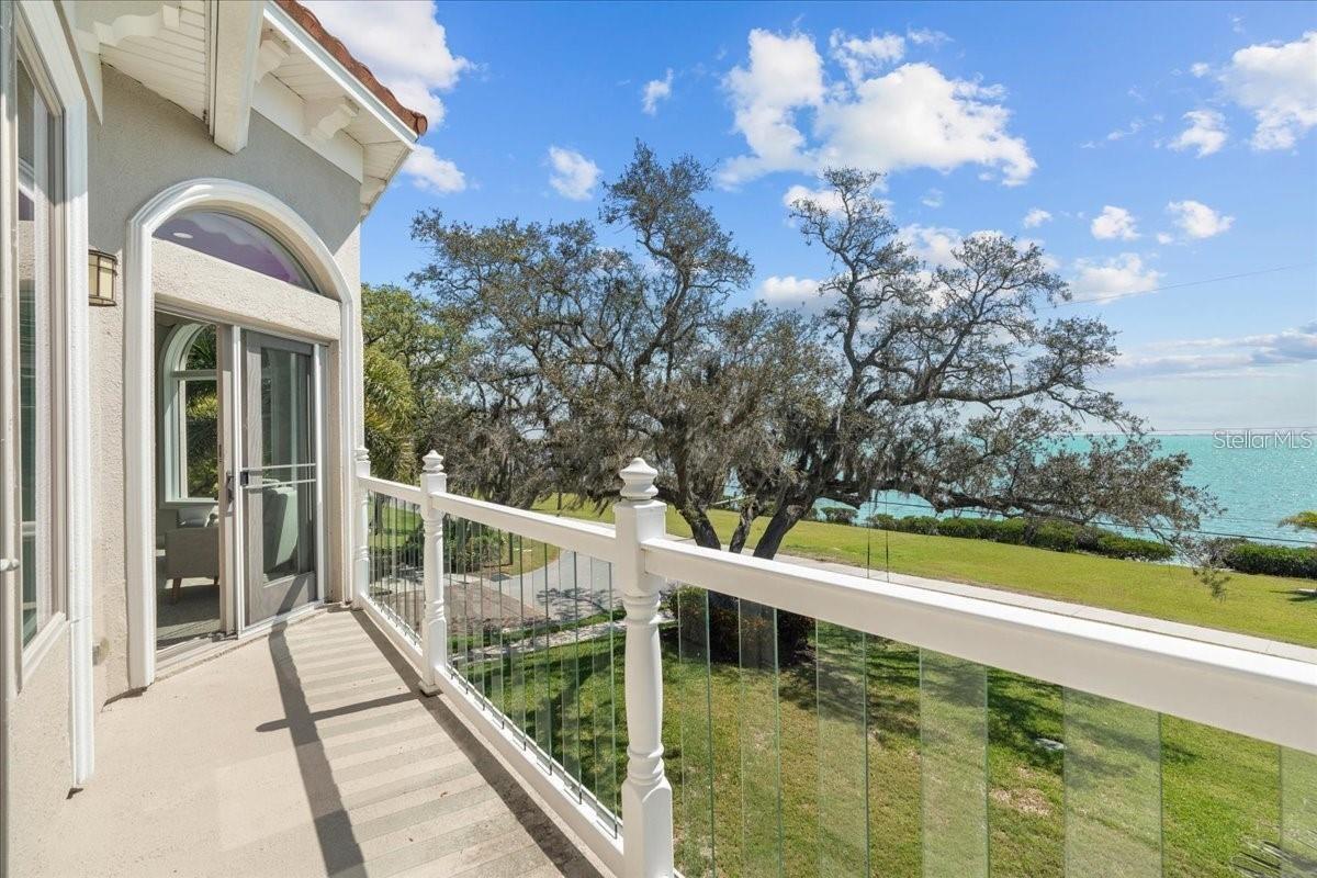 Image 36 of 46 For 827 Bayshore Drive