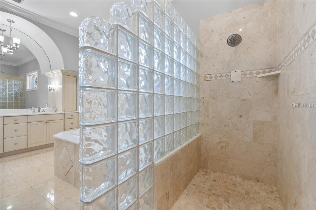Image 39 of 46 For 827 Bayshore Drive