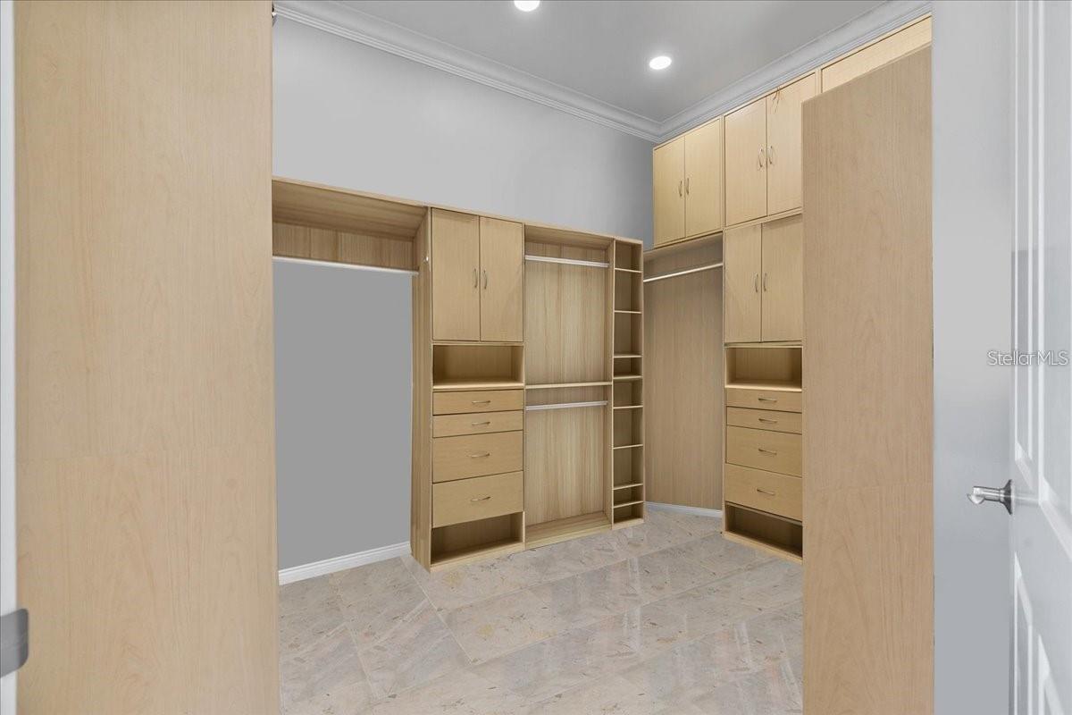 Image 40 of 46 For 827 Bayshore Drive