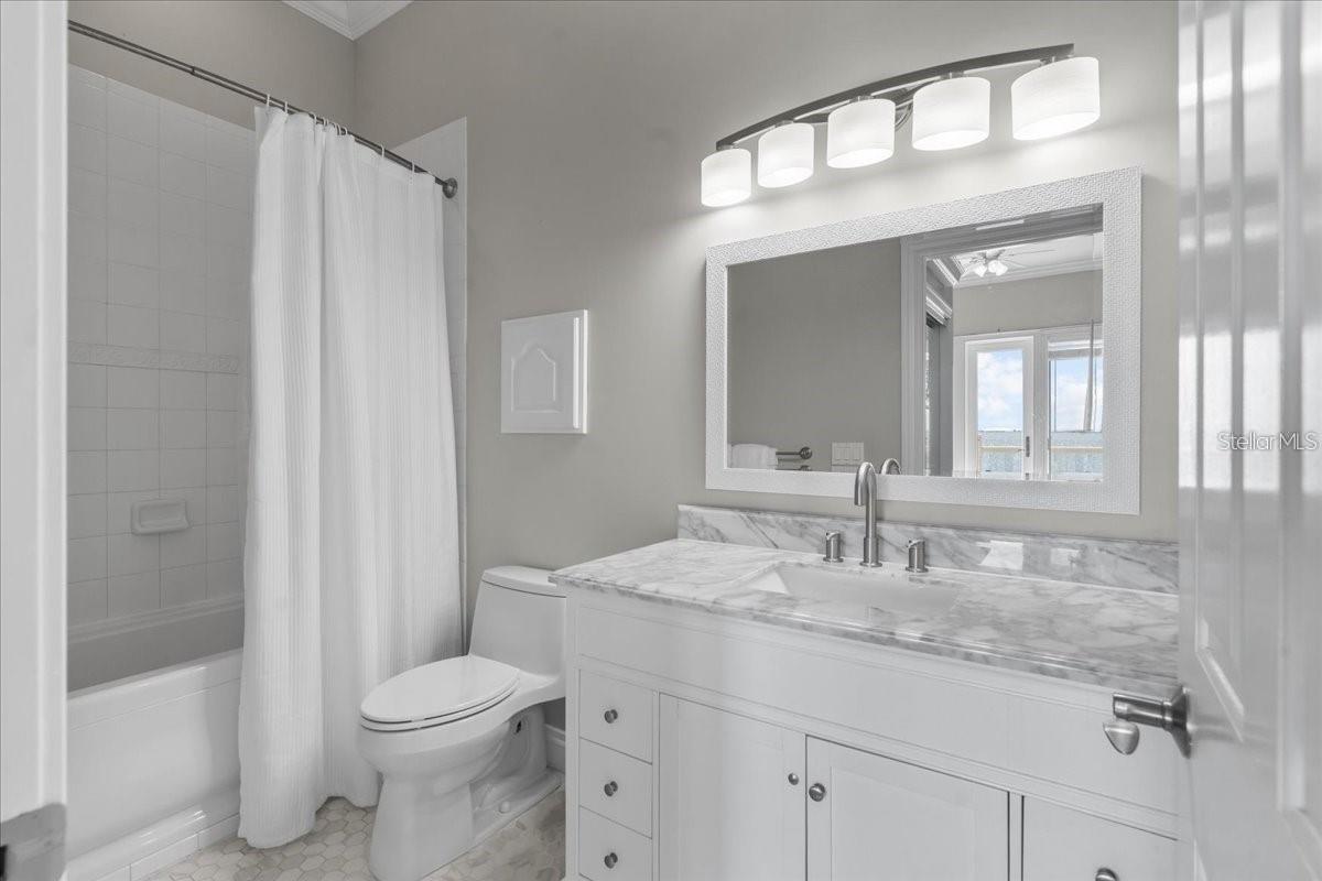 Image 43 of 46 For 827 Bayshore Drive