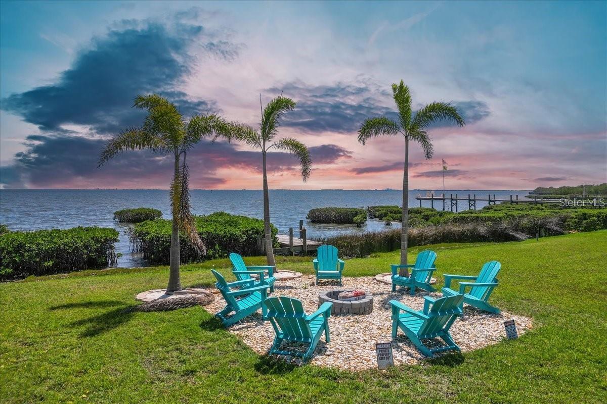 Image 5 of 46 For 827 Bayshore Drive