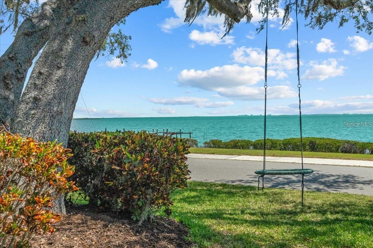 Image 6 of 46 For 827 Bayshore Drive