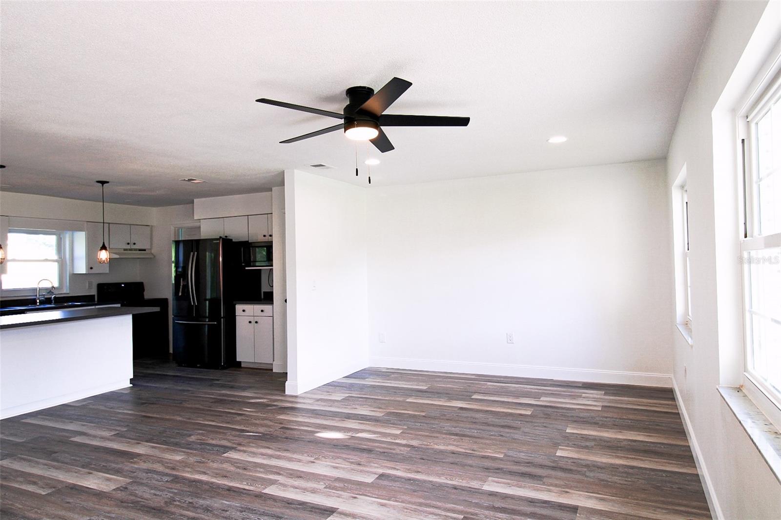 Image 4 of 33 For 8807 Mary Ivy Drive