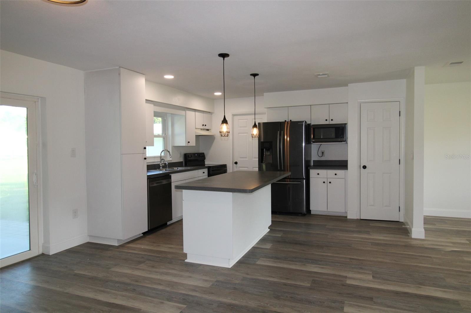 Image 6 of 33 For 8807 Mary Ivy Drive