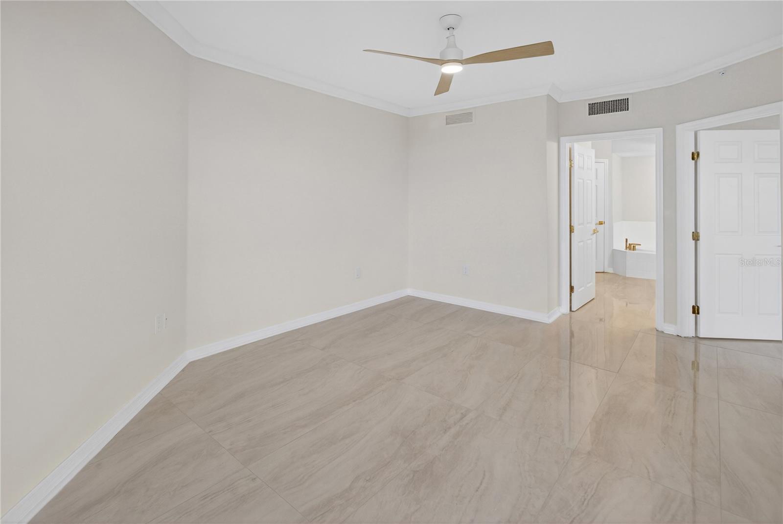 Image 34 of 47 For 5430 Eagles Point Circle 202