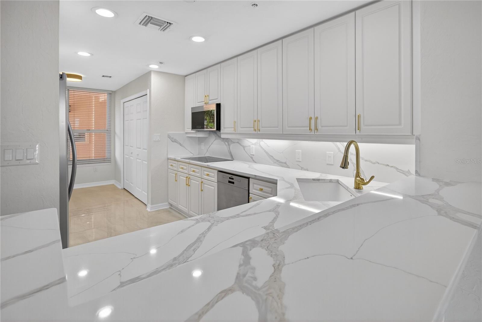 Image 6 of 47 For 5430 Eagles Point Circle 202