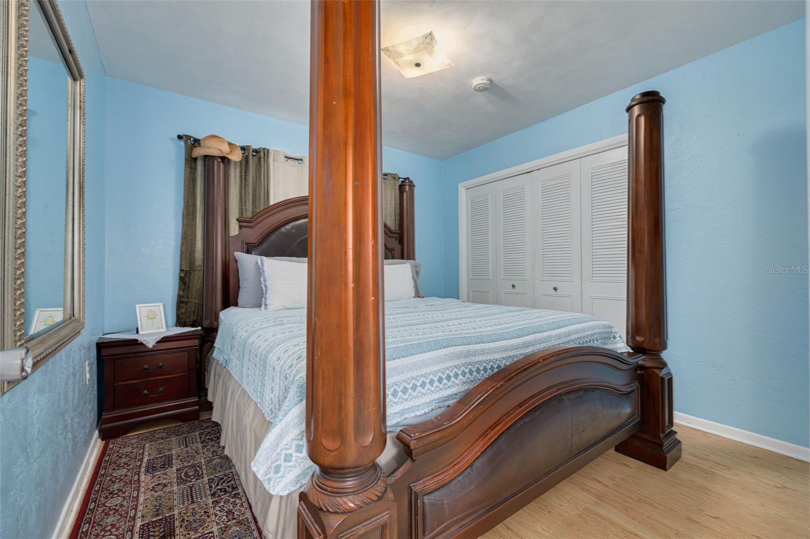 Listing photo id 17 for 21078 Honeysuckle Street