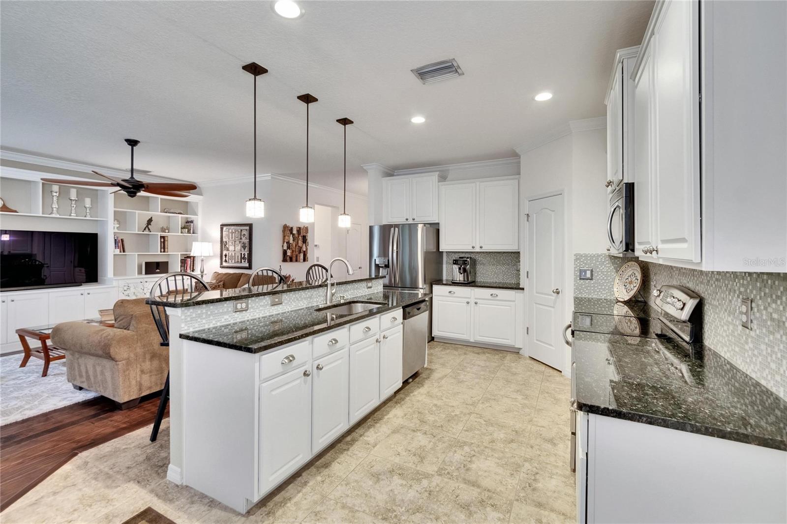 Image 18 of 54 For 2823 Holly Bluff Court