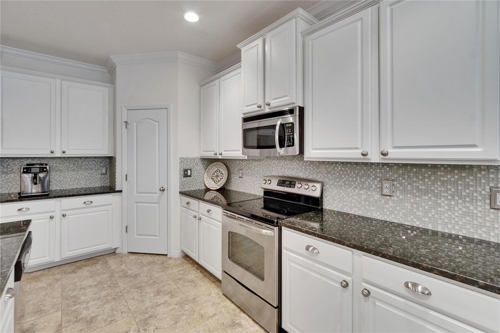 Image 19 of 54 For 2823 Holly Bluff Court