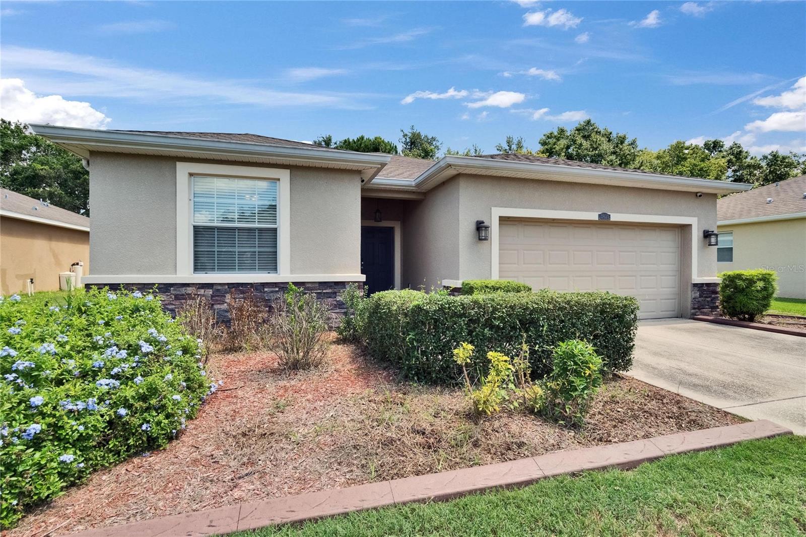 Image 2 of 54 For 2823 Holly Bluff Court