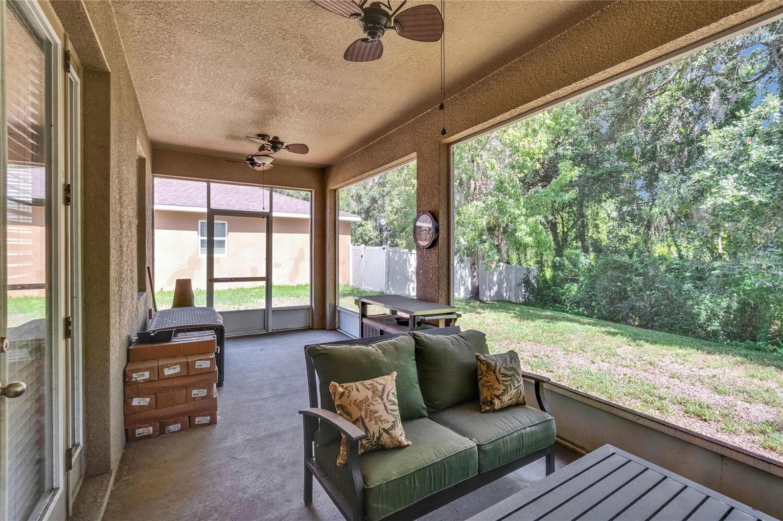 Image 43 of 54 For 2823 Holly Bluff Court