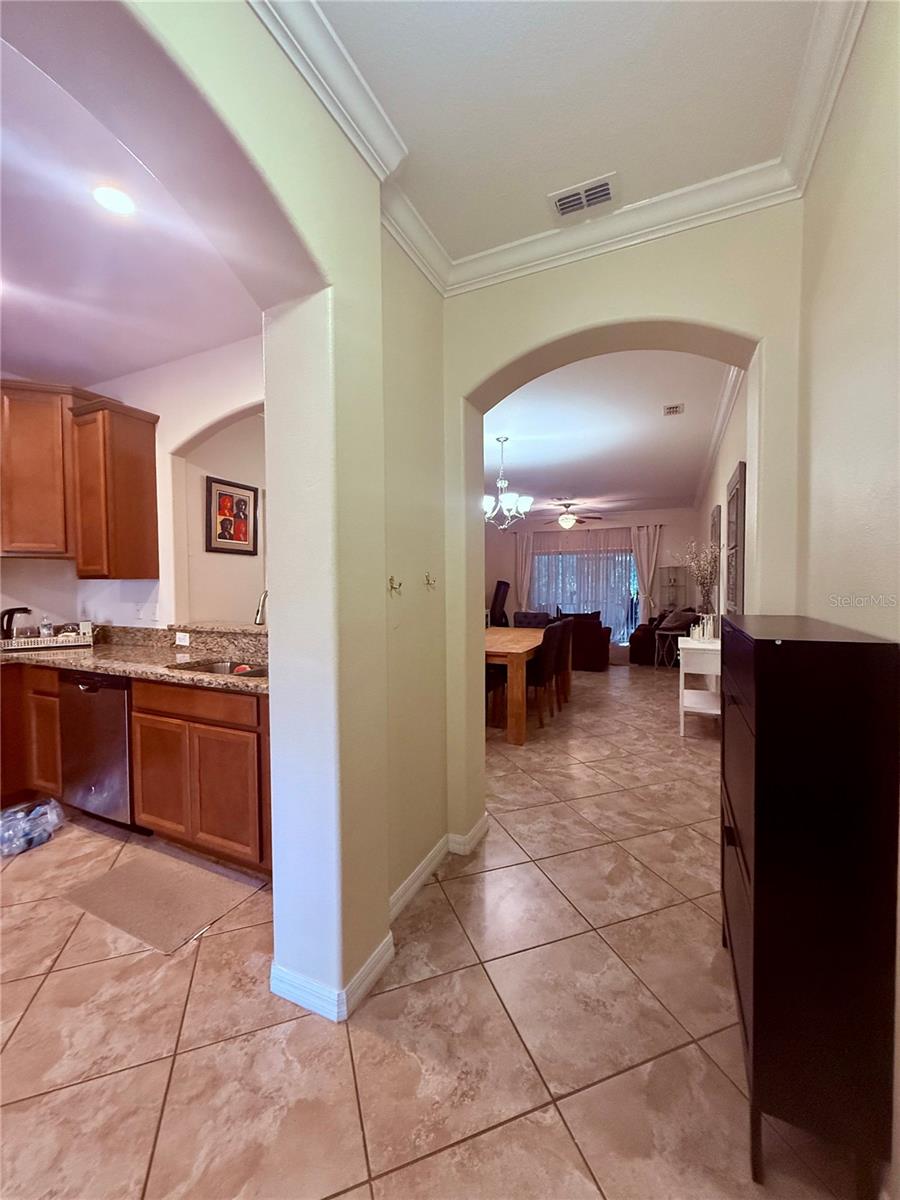 Image 18 of 58 For 2411 Willimette Drive
