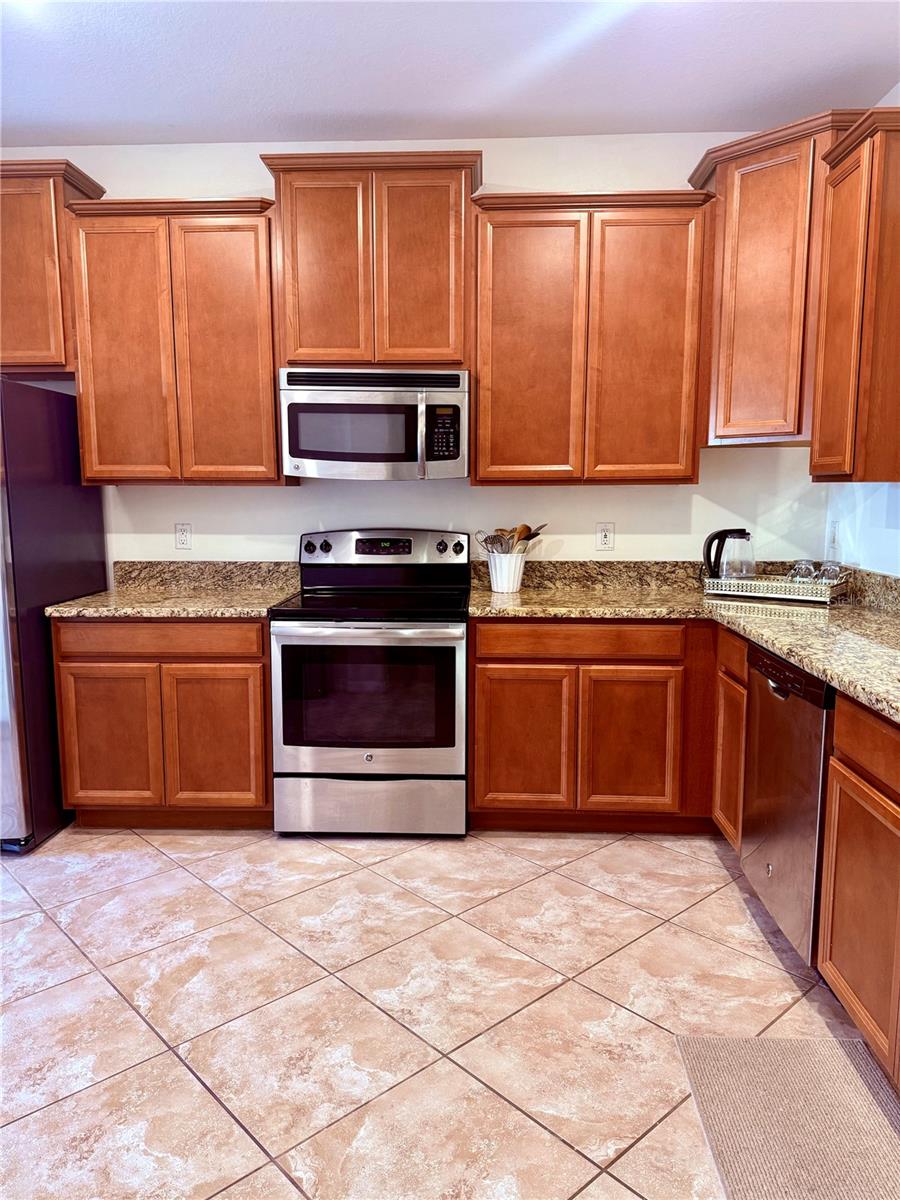 Image 4 of 58 For 2411 Willimette Drive