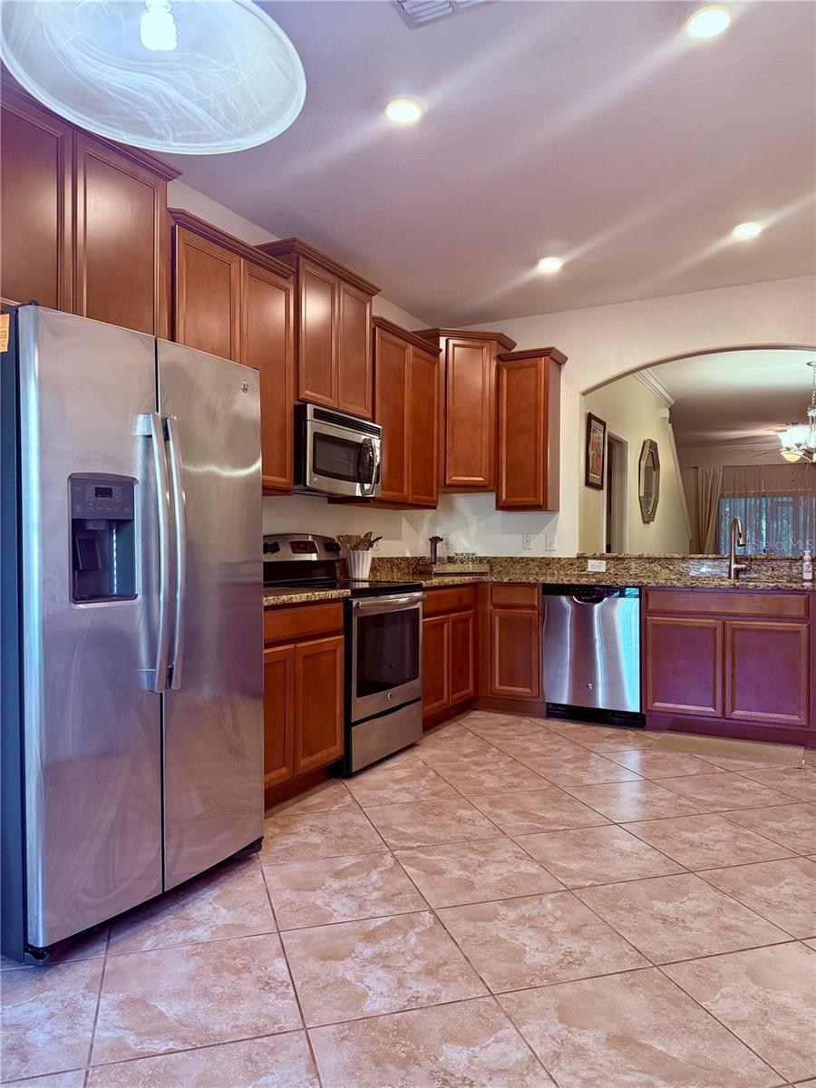 Image 8 of 58 For 2411 Willimette Drive