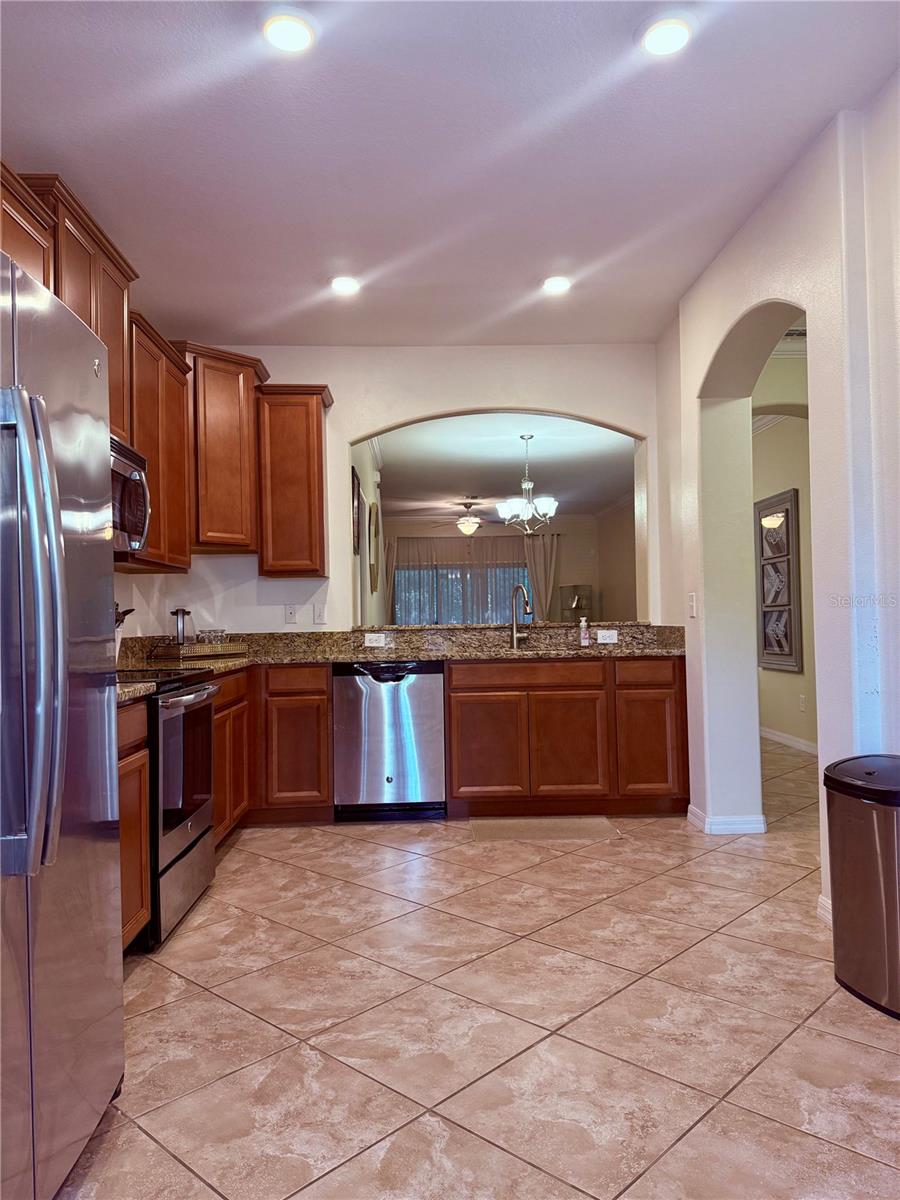 Image 9 of 58 For 2411 Willimette Drive
