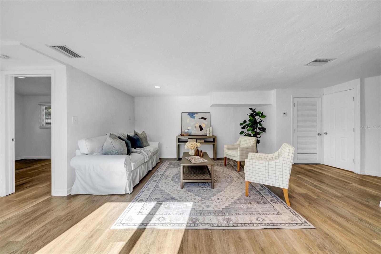 Image 14 of 57 For 8537 93rd Avenue