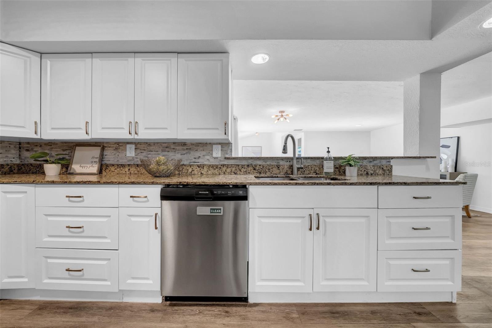 Image 6 of 57 For 8537 93rd Avenue